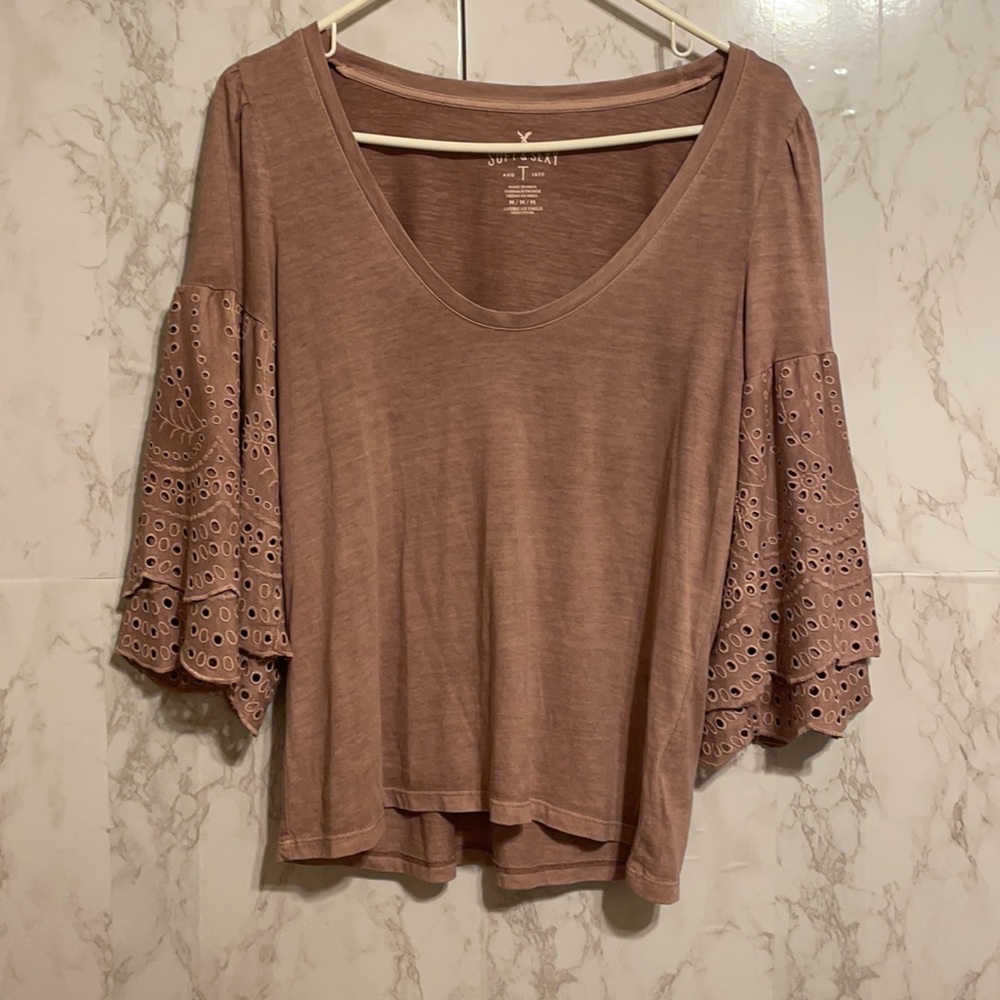 American Eagle shirt